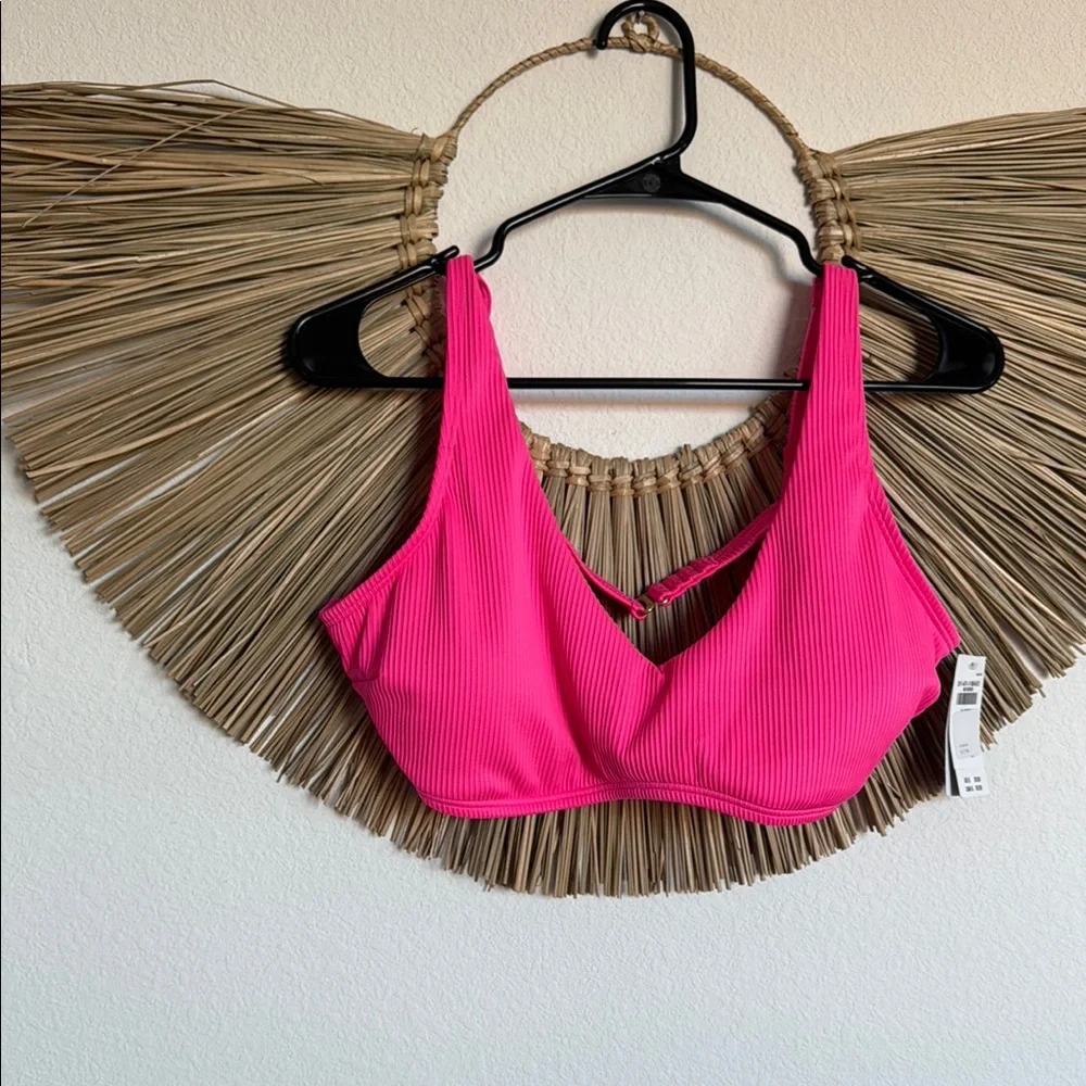 Hollister Pink Sleeveless Crop Top with Cut Out - Picture 6 of 11